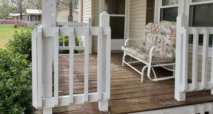 Kalastaja, matkustustyöntekijät ja ammattilaiset rakastavat Barefoot Retreatia