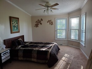 2 chambres, fer et planche à repasser, Wi-Fi gratuit, draps fournis