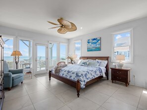 7 عدّة غرف نوم ومكواة/لوح كي وسرير سفر وواي فاي مجانًا