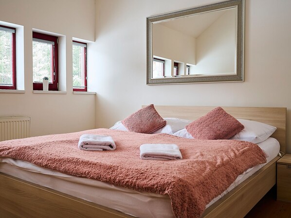 5 bedrooms, free Internet