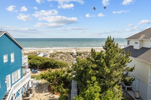 On the beach - Emerald Dream: Sun, Sand & Splash Zone (Emerald Isle)