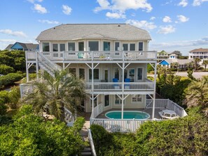 Exterior - Emerald Dream: Sun, Sand & Splash Zone (Emerald Isle)