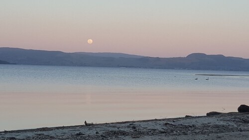 Lake front luxury at your door step 