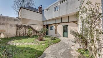 Enceinte de lâhĂ©bergement