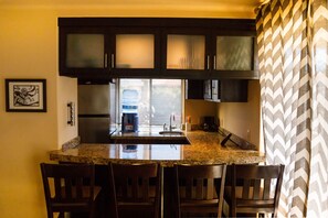 公寓客房, 1 間臥室 | 私人廚房 | 電冰箱、鍋具/餐盤/廚房用品