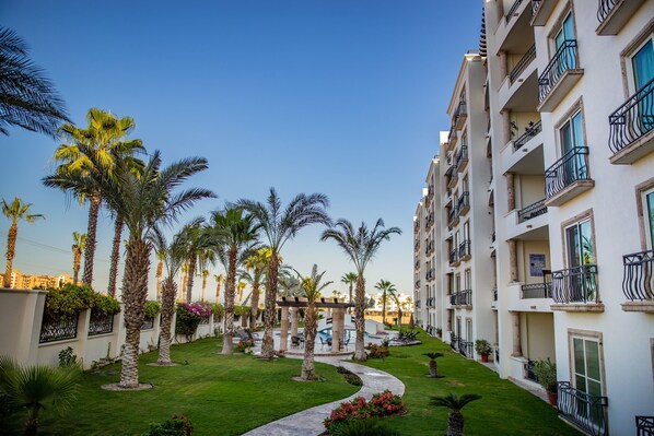 Condo, 2 Bedrooms | Exterior