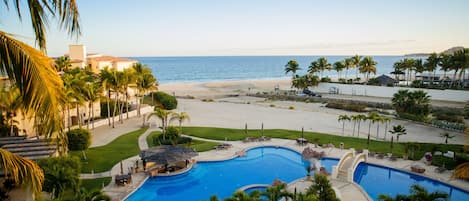 Appart'hôtel, 2 chambres | Piscine | Piscine extérieure