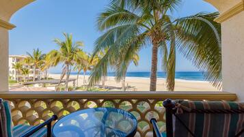 Condo, 2 Bedrooms | Exterior