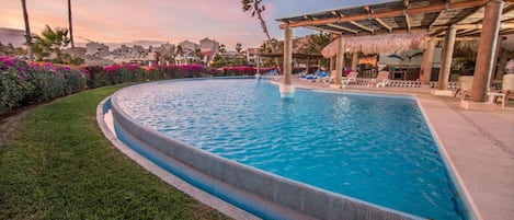 Condo, 2 habitaciones | Alberca | Alberca al aire libre