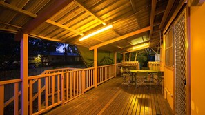 Outdoor dining - 10 Tautog Street - Great Family space in central location (EXMOUTH)