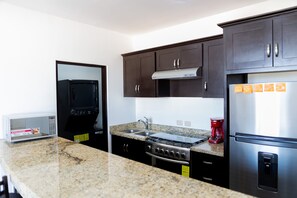 Condo, 3 Bedrooms | Private kitchen