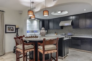 Condo, 3 Bedrooms | Private kitchen | Cookware/dishes/utensils