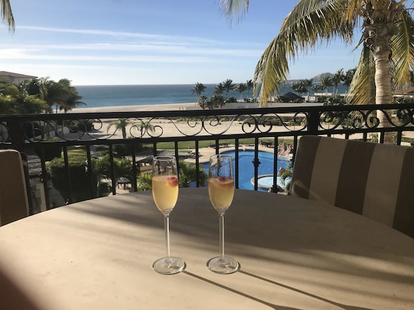 콘도, 침실 2개 | 외관