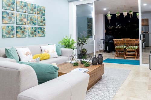 Peninsula 103 2 BR by Casago