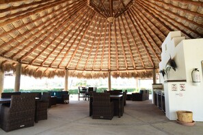 Condo, 2 Bedrooms | BBQ/picnic area