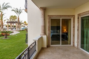 Appart'hôtel, 2 chambres | Terrasse/Patio