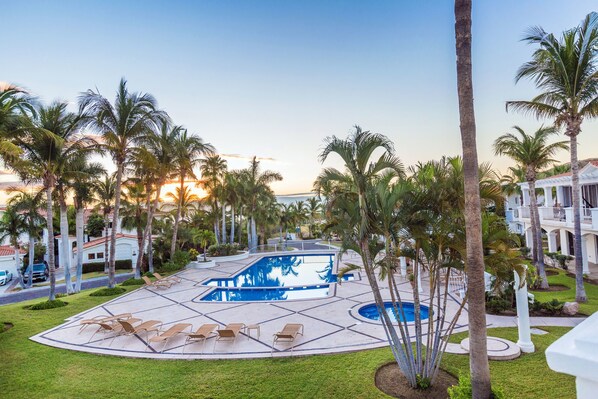 Condo, 3 habitaciones | Alberca al aire libre | Alberca al aire libre 