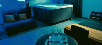 SUITE LUNA AVEC JACUZZI PRIVÉ DANS VILLA SPA