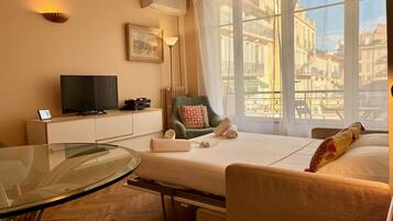 Bügeleisen/Bügelbrett, kostenloses WLAN, Bettwäsche