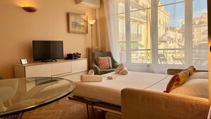 Iron/ironing board, free WiFi, bed sheets