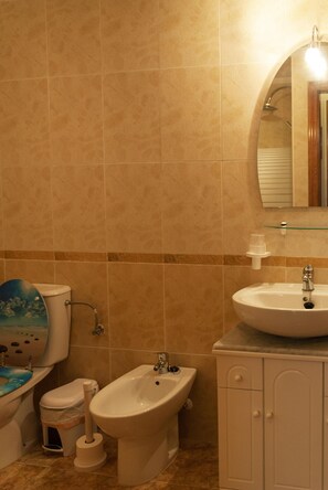 Bathtub, hair dryer