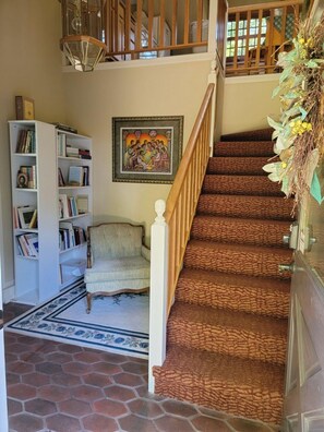 المنشأة من الداخل