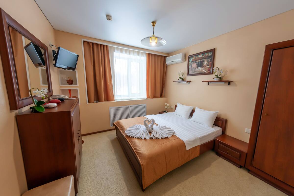 In-room safe, desk, laptop workspace, soundproofing