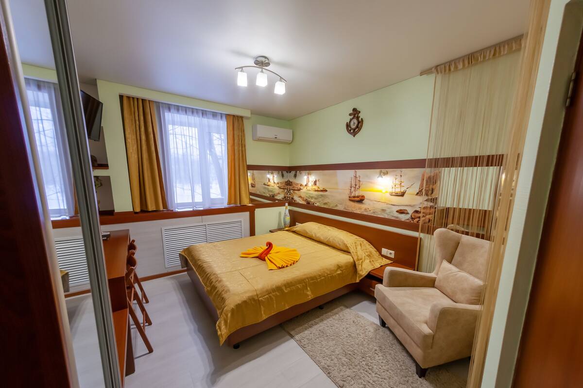 Standard Double Room, 1 Double Bed | In-room safe, desk, laptop workspace, soundproofing