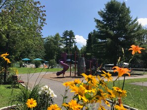 Children’s play area – outdoor