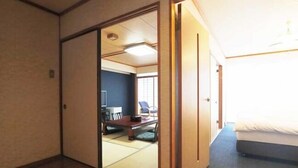 Unclassified image, 2 of 14, button - Isana no Yado Hakugei (Taiji)