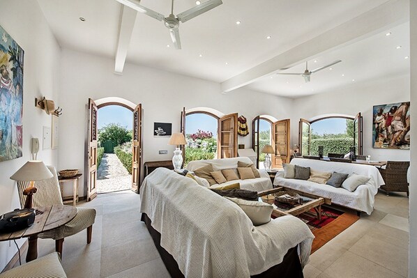 TV connectée, cheminée