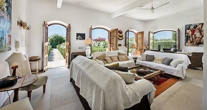 Beautiful Charming villa with pool, near Fabrica Beach in Cacela Velha.