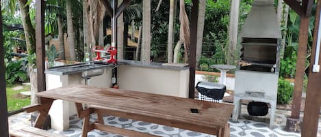 Outdoor dining