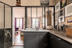 Interior - Creative Paradise in Bastille, by Veeve (Paris)