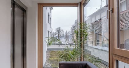 romantische Lage am kleinen Segelhafen