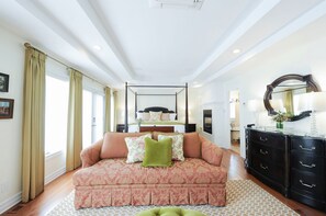 Habitación de lujo, 1 cama de matrimonio grande, no fumadores, vistas al jardín | 2 dormitorios, sábanas de algodón egipcio, ropa de cama de alta calidad