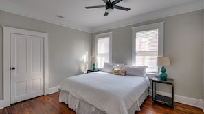 3 bedrooms, iron/ironing board, WiFi, bed sheets