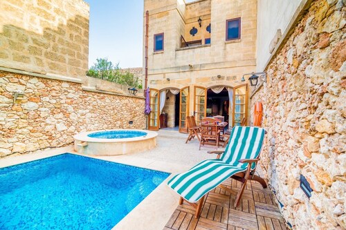 Ta' Manwel Farmhouse Holiday Home Rental