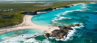 Stunning views of Dragon Cay on Middle Caicos with your own private pool! 