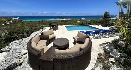 Stunning views of Dragon Cay on Middle Caicos with your own private pool!