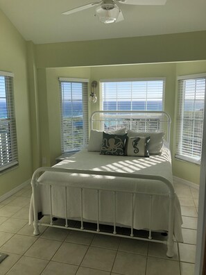 3 bedrooms, in-room safe, free WiFi, bed sheets