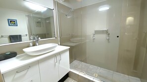 Shower, towels
