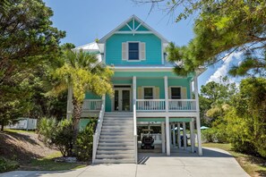 Exterior - Oceanside Interior Home,Private Pool,Golf Cart,Beach Access,in Spinnaker's Reach (Emerald Isle)