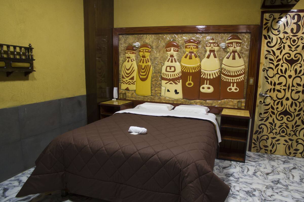 Free WiFi, bed sheets