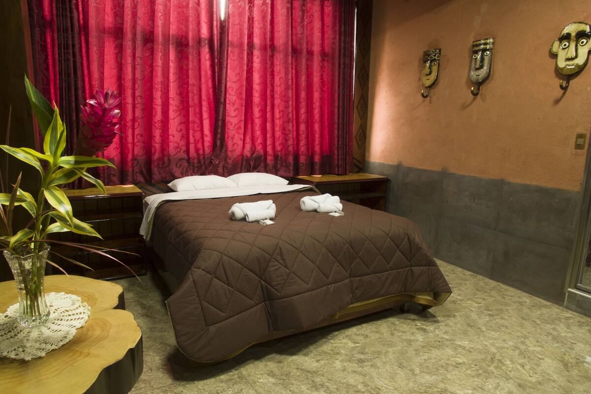 Free WiFi, bed sheets