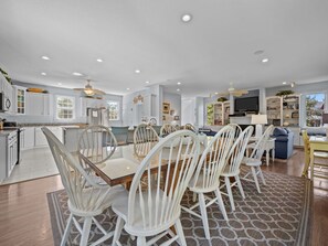Dining - Oceanside Interior Home,Private Pool,Golf Cart,Beach Access,in Spinnaker's Reach (Emerald Isle)