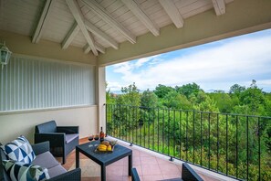 Property grounds - Spacious holiday house / pool / jacuzzi / playground / 6+2 (Rakalj)