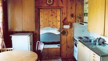 Fridge, microwave, cookware/dishes/utensils