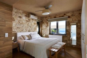 6 bedrooms, soundproofing, iron/ironing board, free WiFi