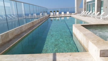 2 kolam renang outdoor